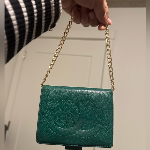 Chanel Caviar CC logo wallet Green - Picture 16 of 17